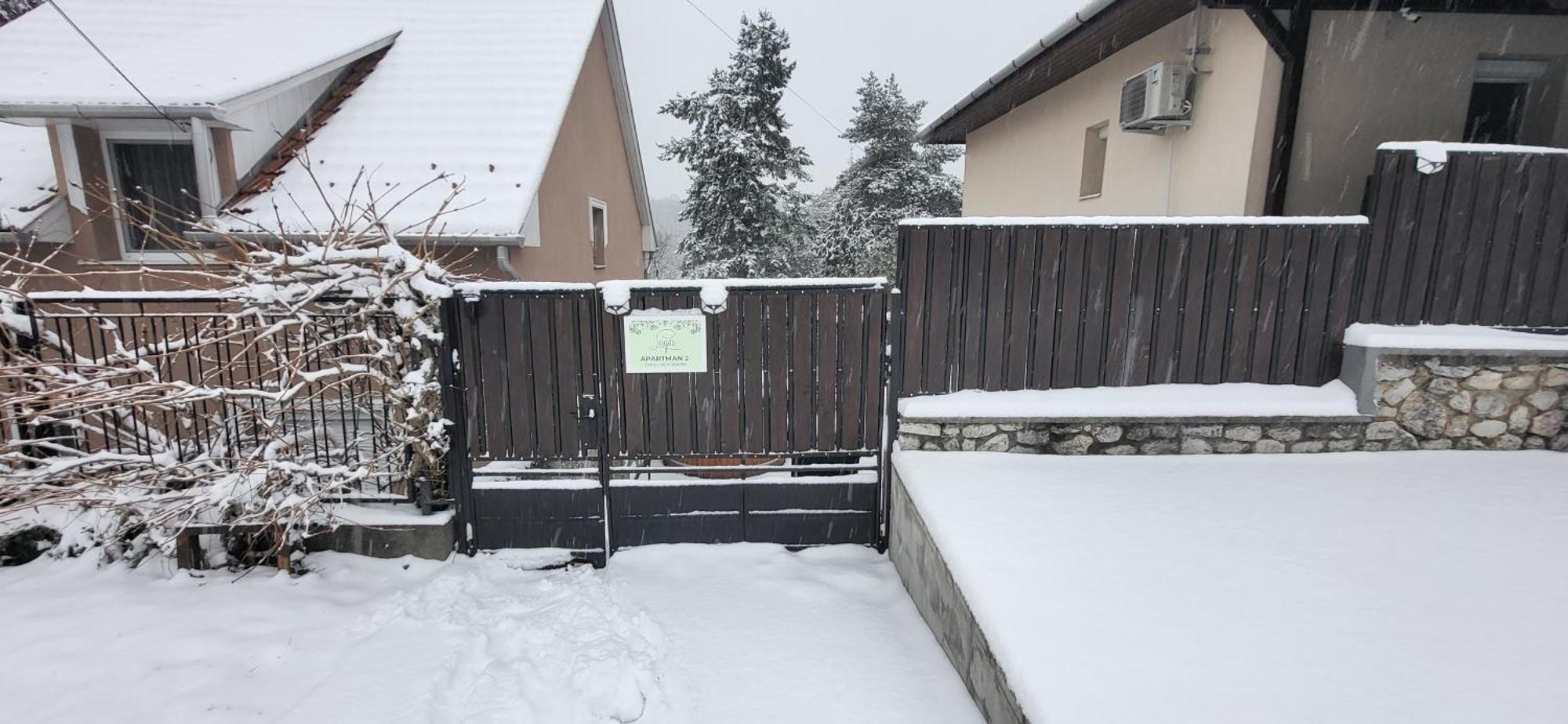 Lugas Apartman Miskolctapolca 2 Haloszoba Dezsa Es Jakuzzi Koezel A Barlangfuerdohoez Exterior foto