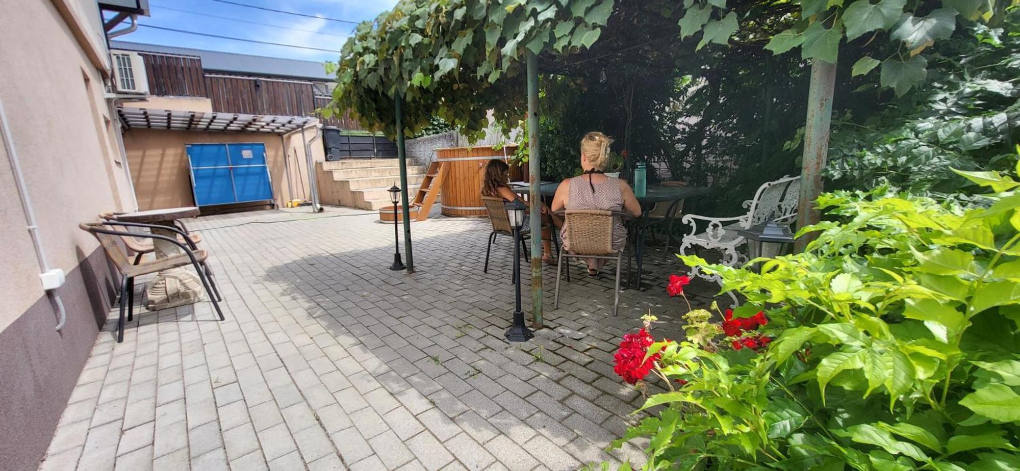 Lugas Apartman Miskolctapolca 2 Haloszoba Dezsa Es Jakuzzi Koezel A Barlangfuerdohoez Exterior foto